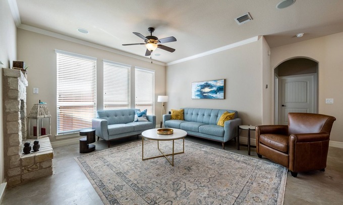Mueller Casa | @ Mueller! Charming One-Story 3/3 Home Central Austin