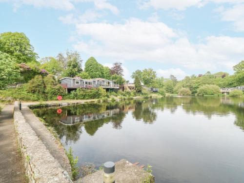 Bont Newydd Casa | Mulberry Cabin On The Lake