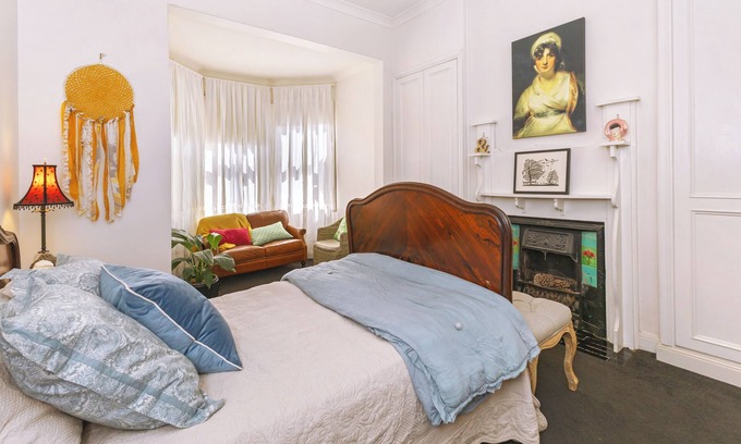 Turvey Park Casa | Mulberry Cottage Central historic home ,3 B/R with pool. Walk to main street.
