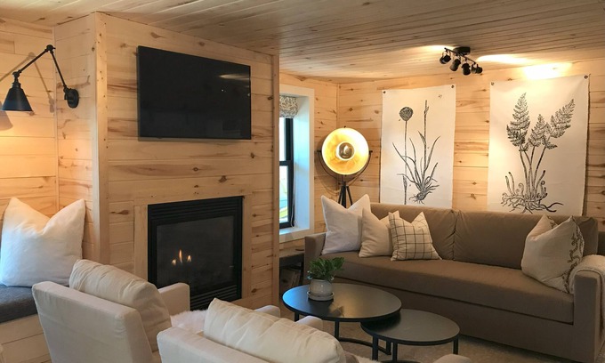 Florence Cabaña | Mulberry Cottage; charming character property near Cañon City & The Royal Gorge.