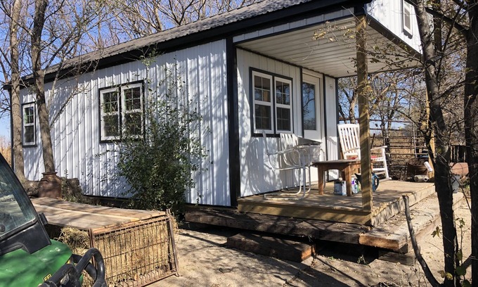 Warren County Cabaña | Mulberry Cottage Farm-Stay