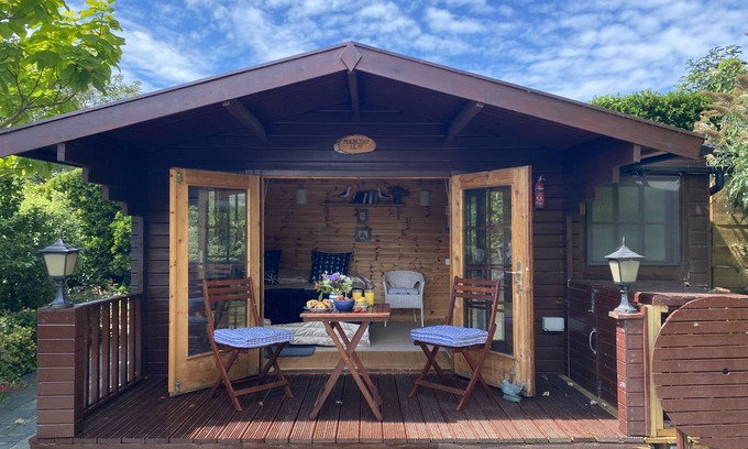 Newton Ferrers Cabina | Mulberry Leaf is situated on the banks of Newton Creek