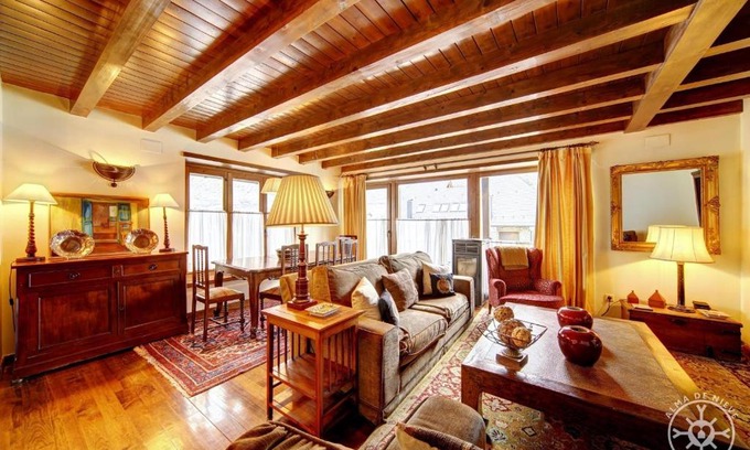 Arties Apartamento | MULLERES de Alma de Nieve