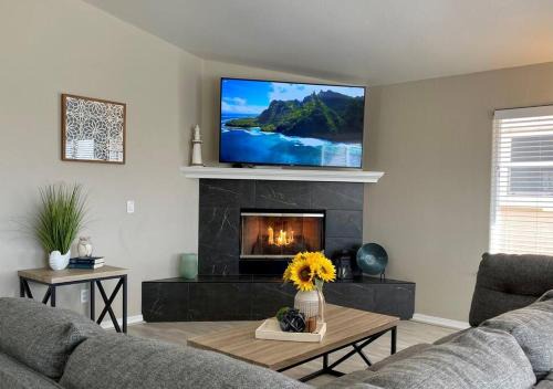 Oceano Casa | Multi Family! 2 min walk to Beach! EV Charger!