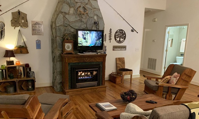 Morganton Casa | Multi- Family Getaway nestled in the mountains on the river