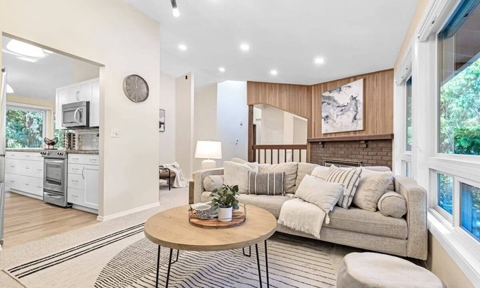 Viewpoint Casa | Multi functional Family Home in Redmond and only four mins to MSFT