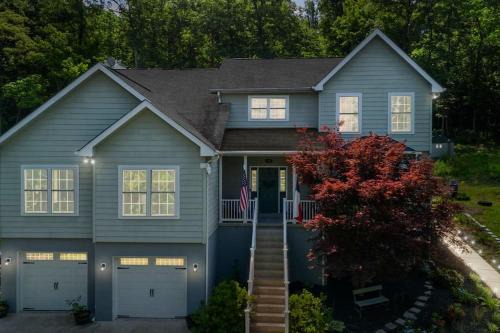 Front Royal Casa | Multi-gen Family Mountain House