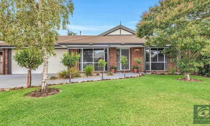 Echuca Casa | Murrumbidgee Abode Sleeps 8 -4 b New to Stazs Give us a Stay