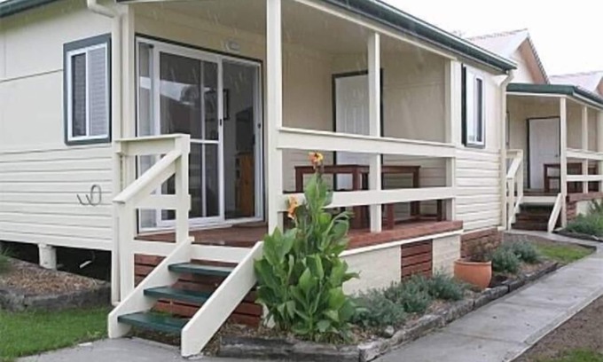 Bermagui Cabina | Murunna Cottages No 1 Bermagui (Stringybark). Una encantadora casa de 2 dormitorios.