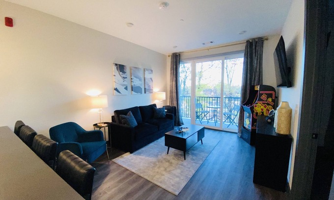 Rolling Mill Hill Condominio | Muse Condo - Walking distance to Broadway, Ascend Amphitheater & Titans Stadium.