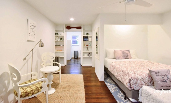 Boulevard Oaks Apartamento | Museum District| Pool,Patio,WiFi,SmartTV,Park Spot
