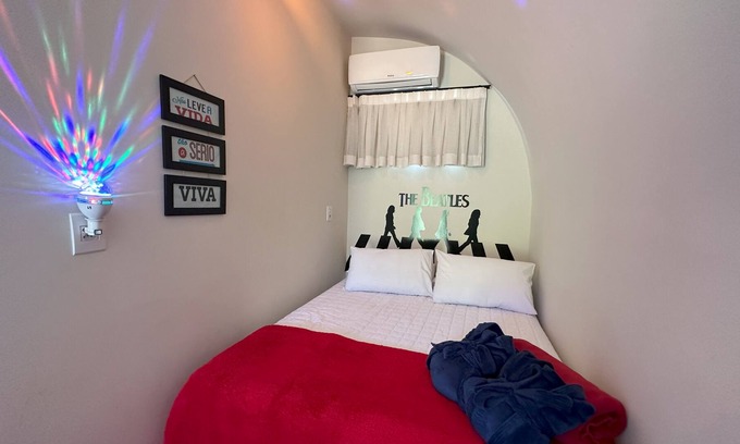 Cascavel Cabina | music themed hut