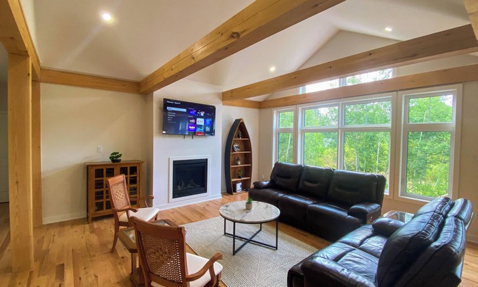 Dwight Casa | Muskoka Adventure Base Bike Hike Campfires - Forest View Cottage