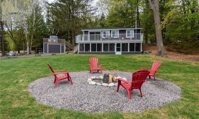 Bala Cabaña | Muskoka lakefront,private sand beach ,cosy-family cottage