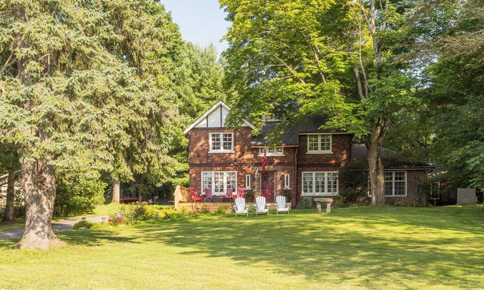 Windermere Casa | Muskoka Manor, Windermere, Lake Rosseau, with Sauna and Fireplace