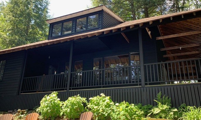 Bala Cabaña | Muskoka Waterfront Retreat