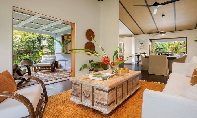 Bangalow Casa | Mustique - 3 BR Caribbean-inspired village retreat