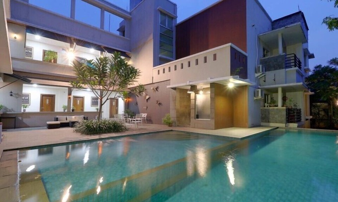Cipete Selatan Cama Y Desayuno | Mutiara Suites