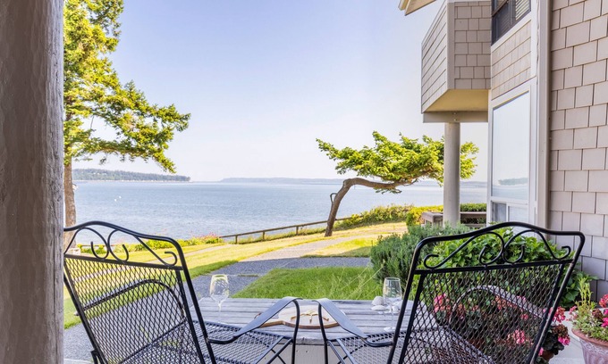 Freeland Condominio | Mutiny Bay Condo by AvantStay | Walk to the Beach