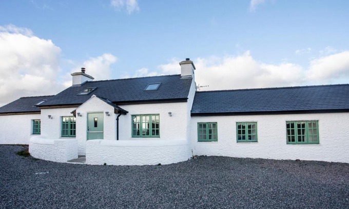 Rhoscolyn Casa | Mwythus