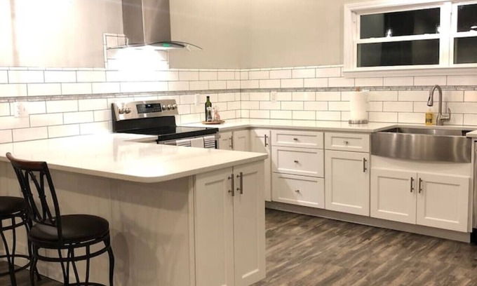 Mount Carmel Apartamento | My Brother's Place in Mt Carmel