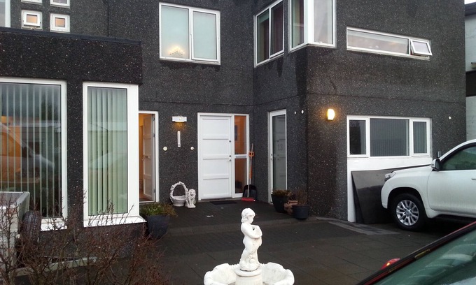 Seltjarnarnes Apartamento | Mis invitados 3 Lindarbraut 13