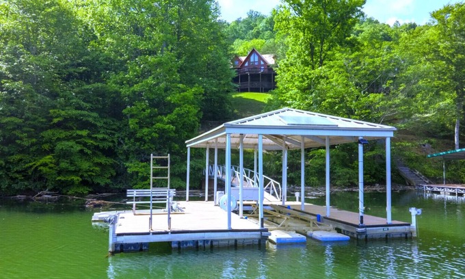 Tazewell Casa | My Happy Place - Lakefront cabin
