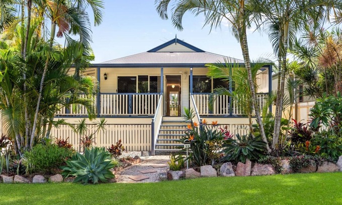 Brisbane Waterfront Casa | My Island Home at Coochie