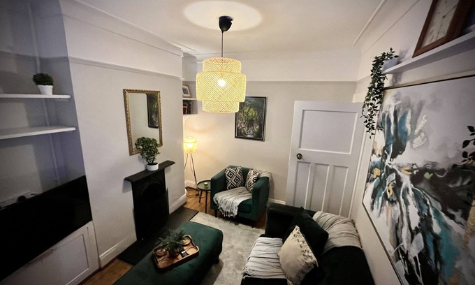 Queens Quarter Casa | My Little Place in the City - a modernised 100-year old red brick terrace
