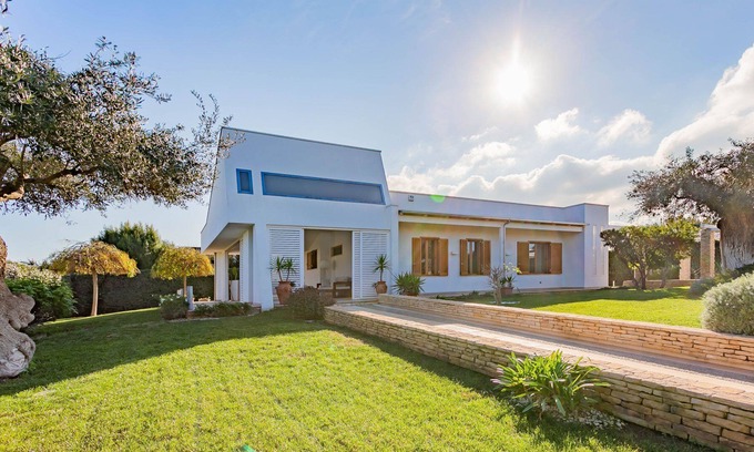 Polignano a Mare Villa | My Rental Homes - Villa Neapolis with private garden and external kitchen