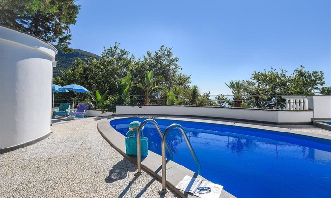 San Pietro Villa | Villa en Sant'agnello con 4 habitaciones, capacidad 9