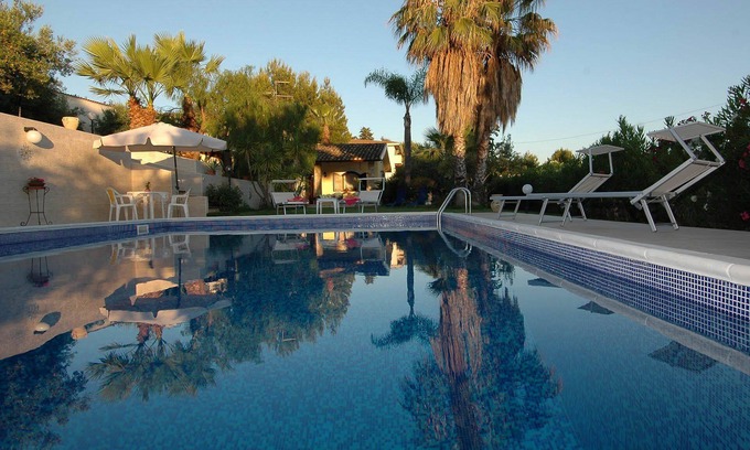 Trappeto Villa | Villa Aurora, en Trappeto, en el oeste de Sicilia, con piscina, 3 dormitorios, 8 camas.