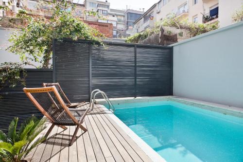 Sant Gervasi Apartamento | My Space Emirates - Modern Duplex with Private Garden and Swimming Pool