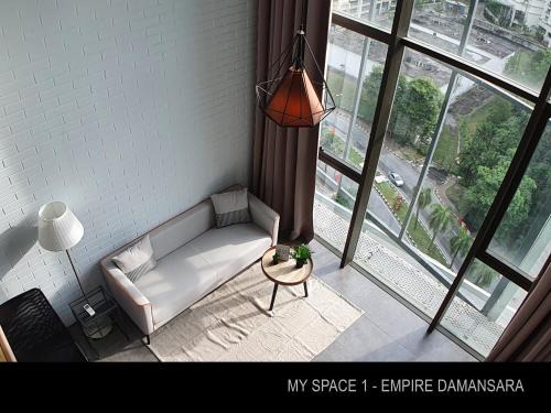 Damansara Perdana Apartamento | My Space - Empire Damansara room with Netflix