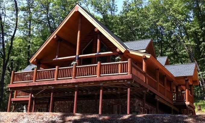 Lakehead-Lakeshore Cabina | Myers 'Hillside Hideaway con deslizamiento de barco
