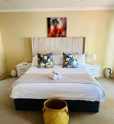 Gaborone Cama Y Desayuno | Mykwas Apartments