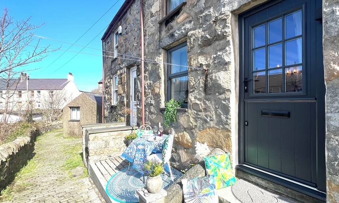 Trefor Cabaña | Mynydd a Mor, Mountains and Sea, Llyn Peninsula, North Wales cottage.