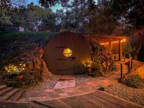 Cornville Casa | Myrinn-Hobbit Cottage on the Creek Storybook Stay
