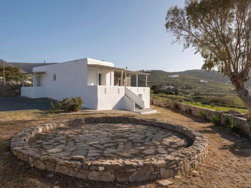 Parikia Casa | Myrsini Traditional Hillside Cottage