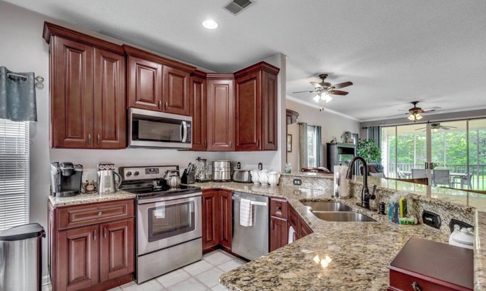 Red Hill Condominio | Myrtle Beach Legends Golf Condo, on course! 3BR/2BA, pool, hot tub, and tennis.