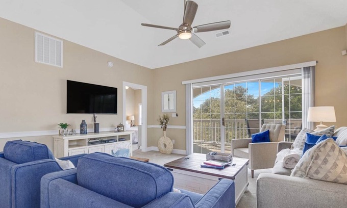 Central Myrtle Beach Casa | Myrtlewood 304-4713 Escape!