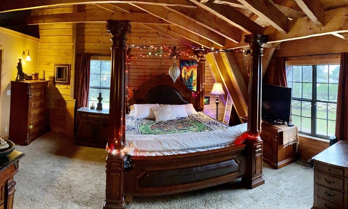 Montverde Casa | Mystic Cabin Retreat Home w/pool near Orlando, close to Disney!