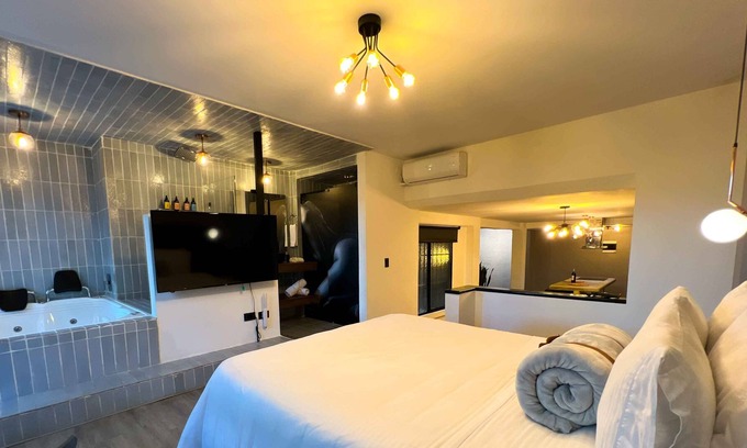 Zona Rosa Hotel | Mystic Luxury Lofts