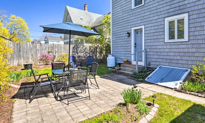 Mystic - New London Condominio | Mystic Refuge w/ Patio < 1 Mi to Downtown!