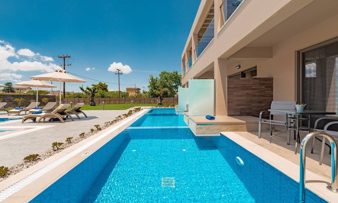 Laganas Hotel | Mystique Luxury Suites & Maisonettes