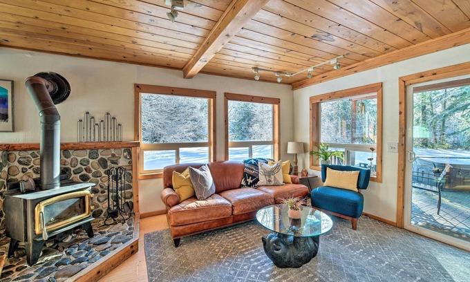 Skykomish Cabina | ¡NUEVO! ‘Mysty Mountain Cabin’ 15 Mi a Stevens Pass!