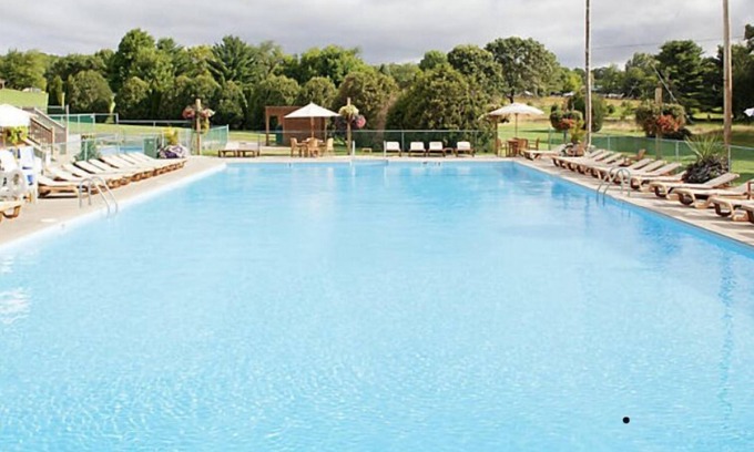 Wisconsin Dells Villa | 2 bedroom 2 bath full kitchen fireplace n deck