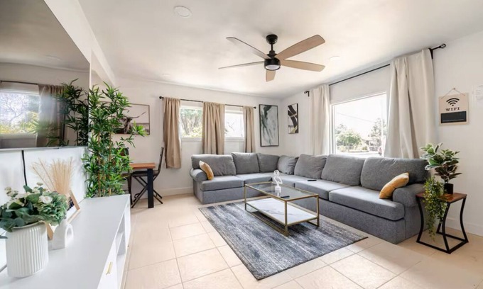 Harbor Casa | “Charming 3BR Retreat-Family-Friendly-Near Top Attractions!