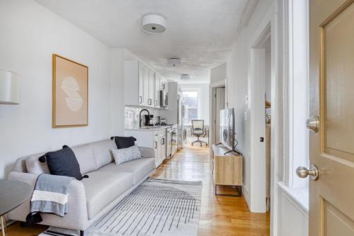 North End Apartamento | N End 2BR w WD on Salem St nr dining BOS-624
