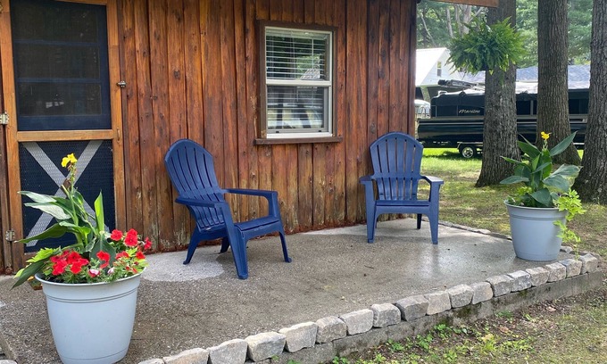 Prudenville Cabaña | N. Iroquois away